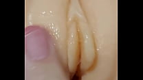 Две брюнетки отсасывают крупный член спутника перед вагинальным сексом